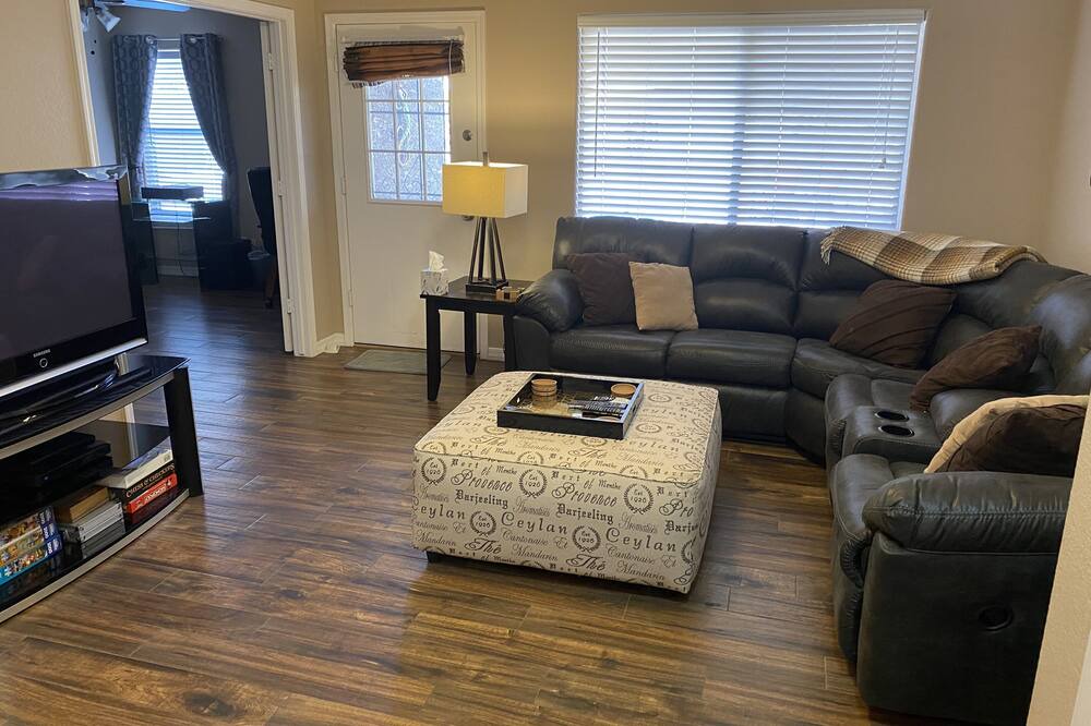 Photo of Livingroom in East Mesa