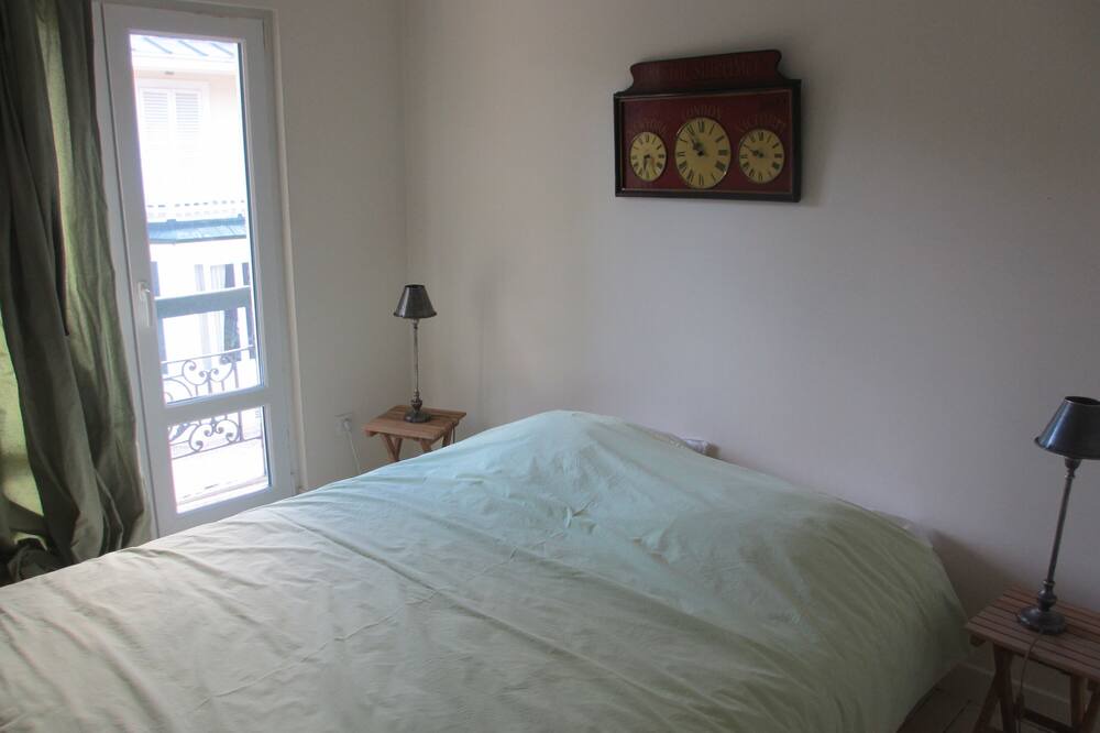 Photo of Bedroom in Le Celle-Saint-Cloud