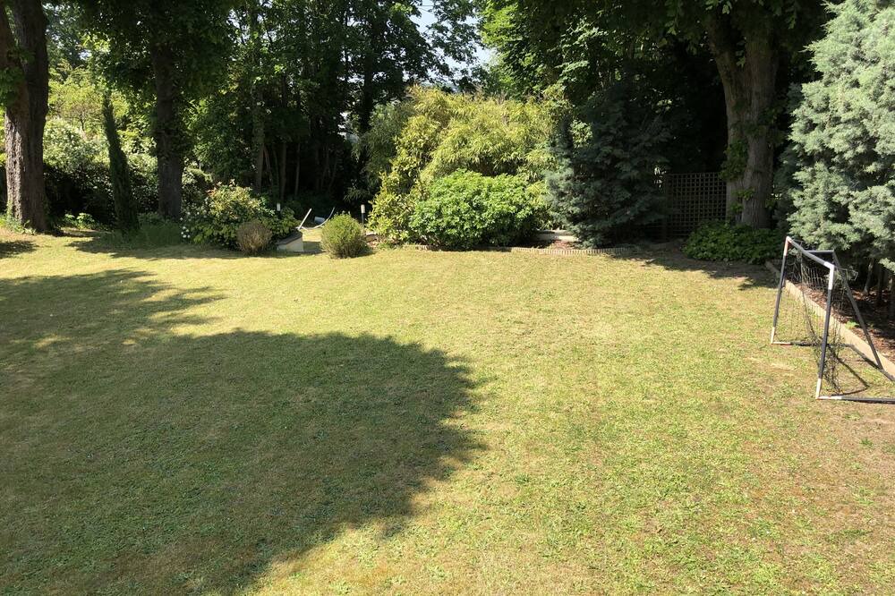 Photo of Outdoor in Le Celle-Saint-Cloud