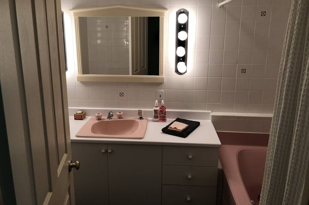 Photo of Bathroom in Morin Heights