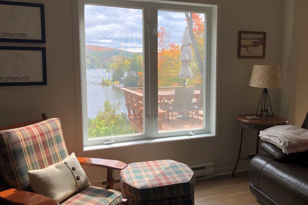 Photo of Livingroom in Morin Heights