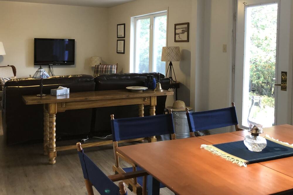 Photo of Livingroom in Morin Heights