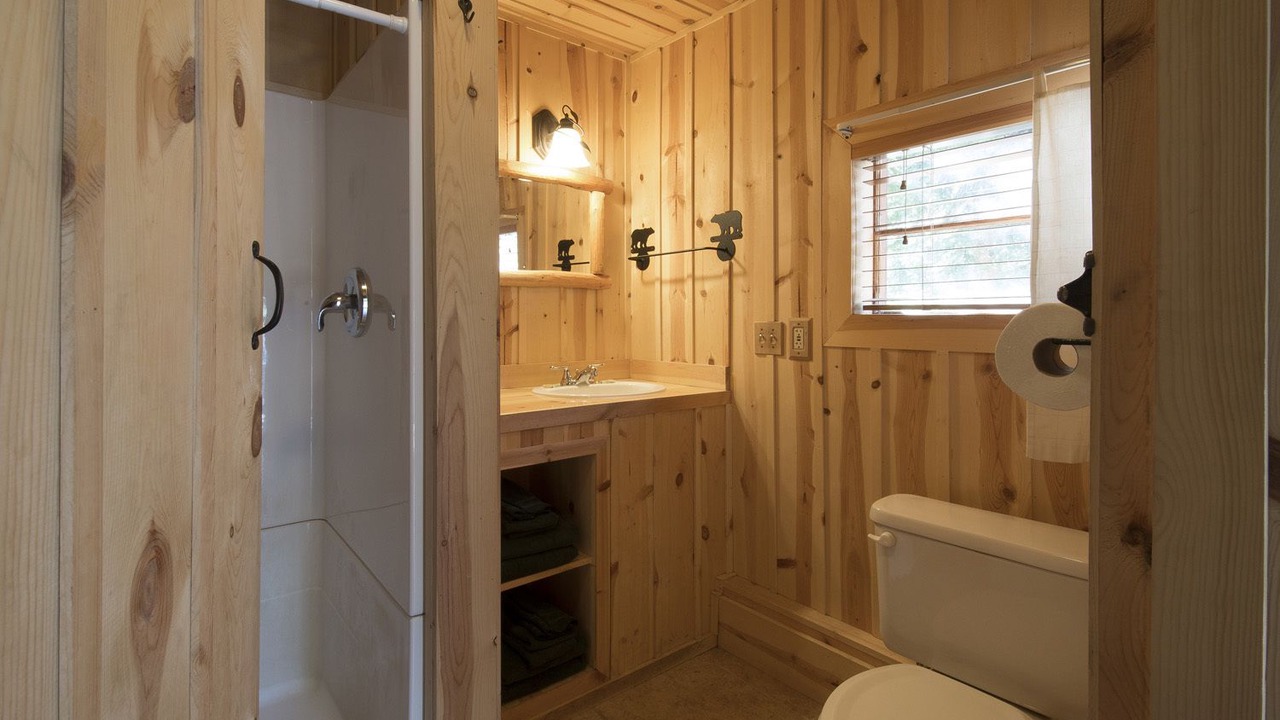 Photo of Bathroom in Silver Gate