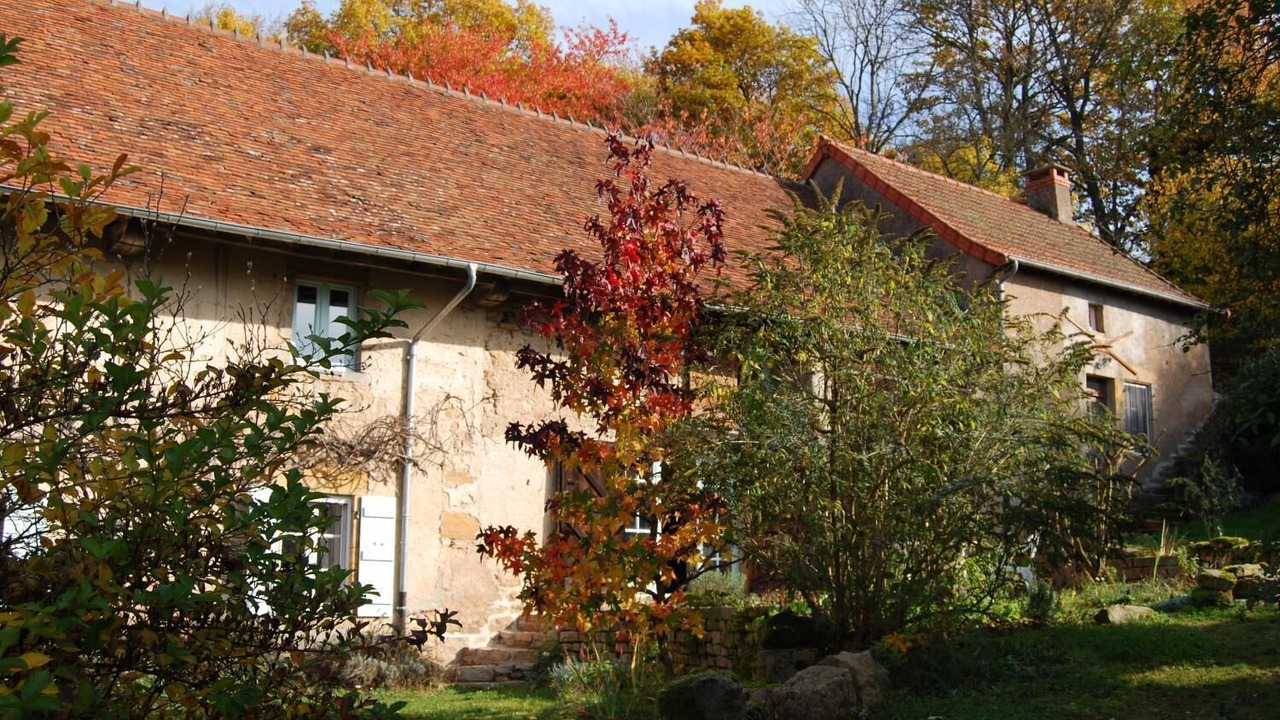 Photo of Buildings in Marcilly-la-Gueurce
