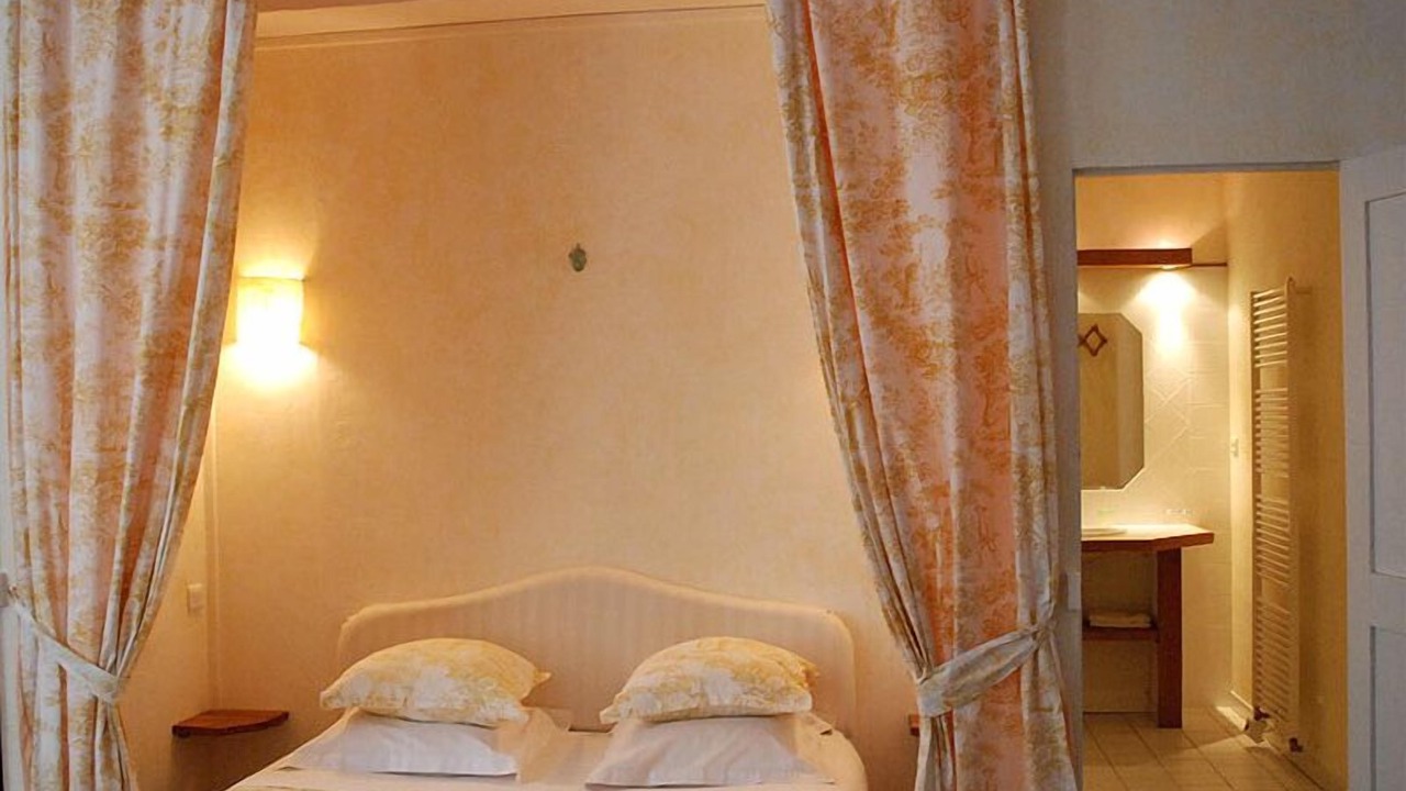 Photo of Bathroom in Autun