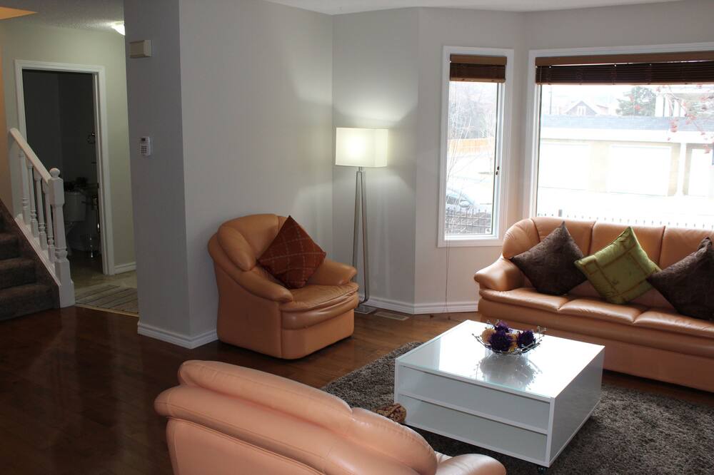 Photo of Livingroom in Marda Loop
