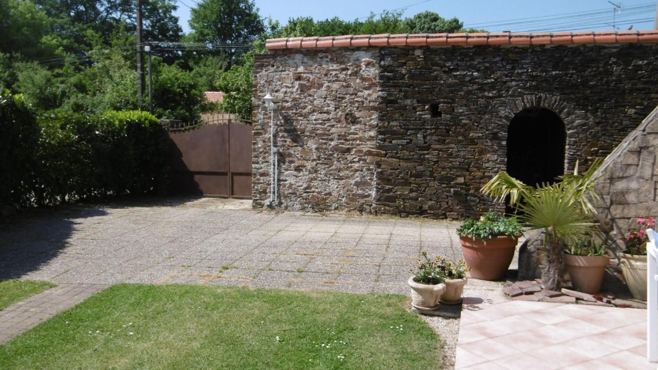 Photo of Outdoor in Le Cellier