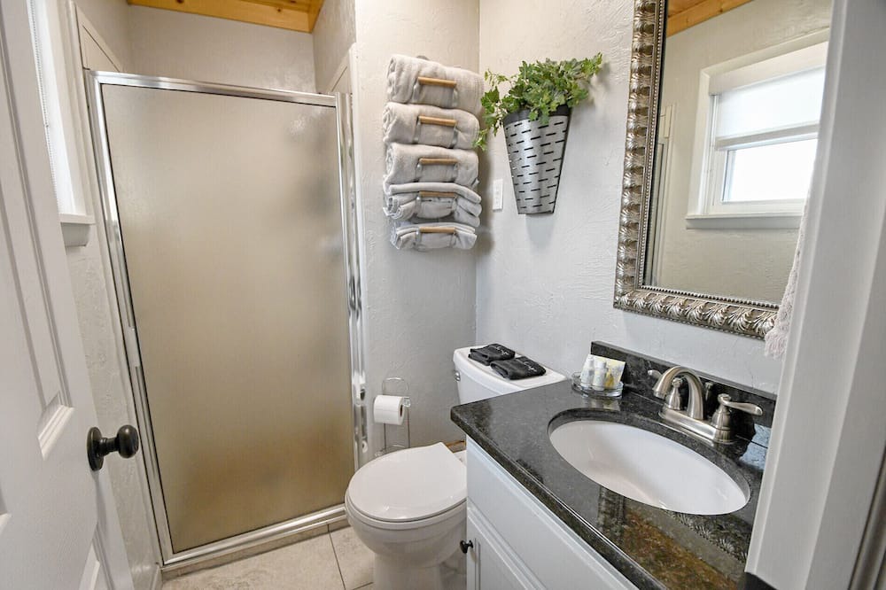 Photo of Bathroom in Gore