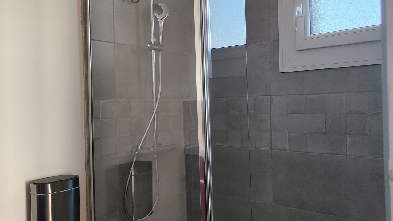 Photo of Bathroom in Beaumont-sur-Leze