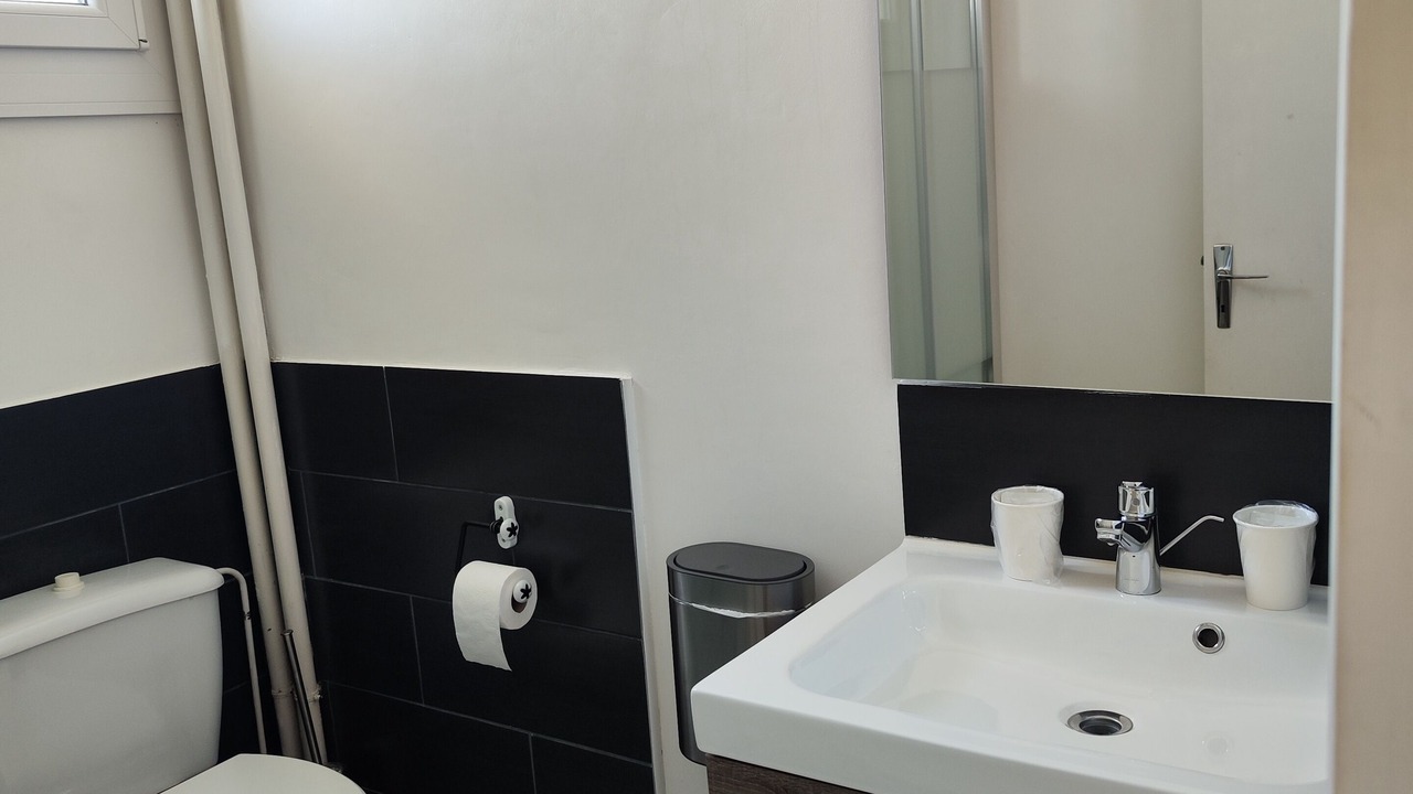 Photo of Bathroom in Beaumont-sur-Leze