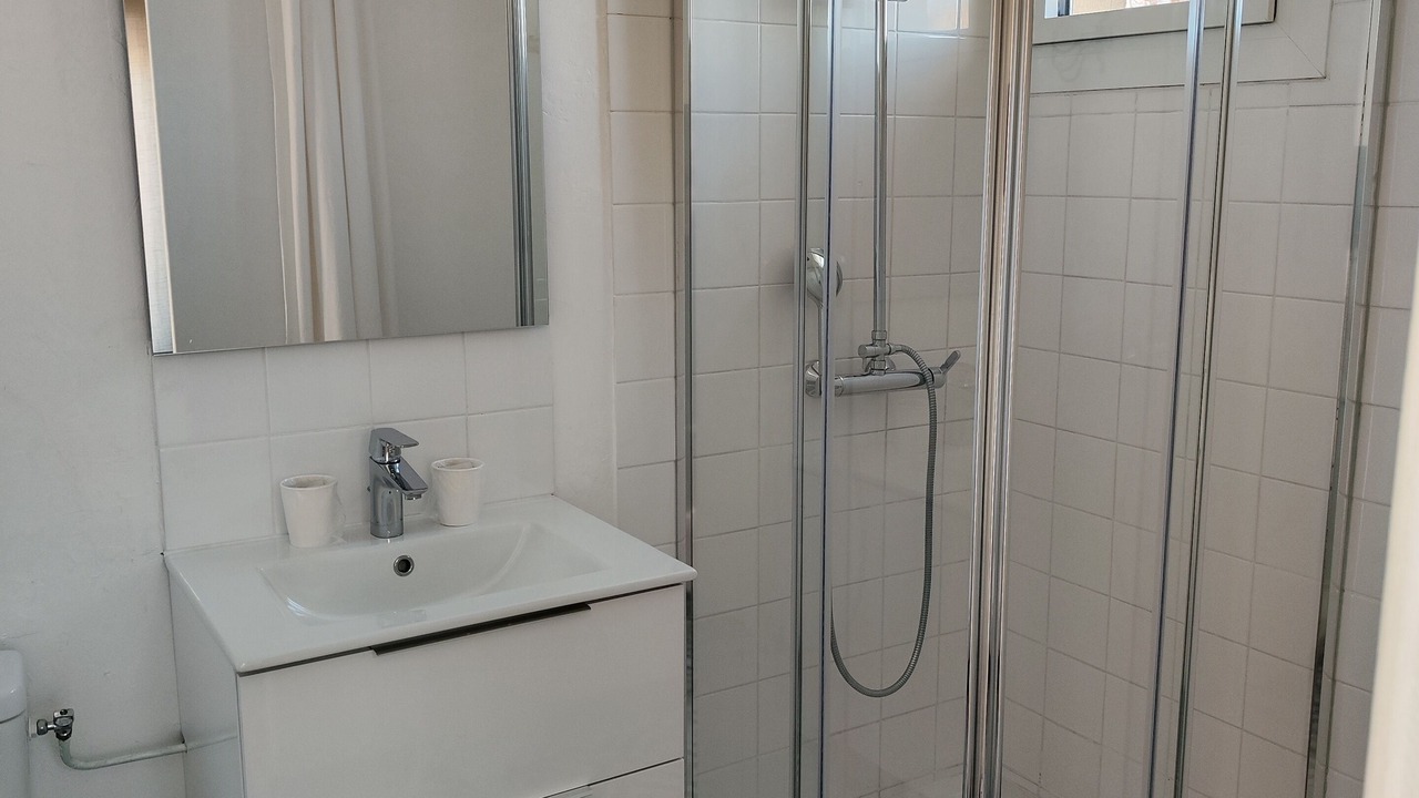 Photo of Bathroom in Beaumont-sur-Leze