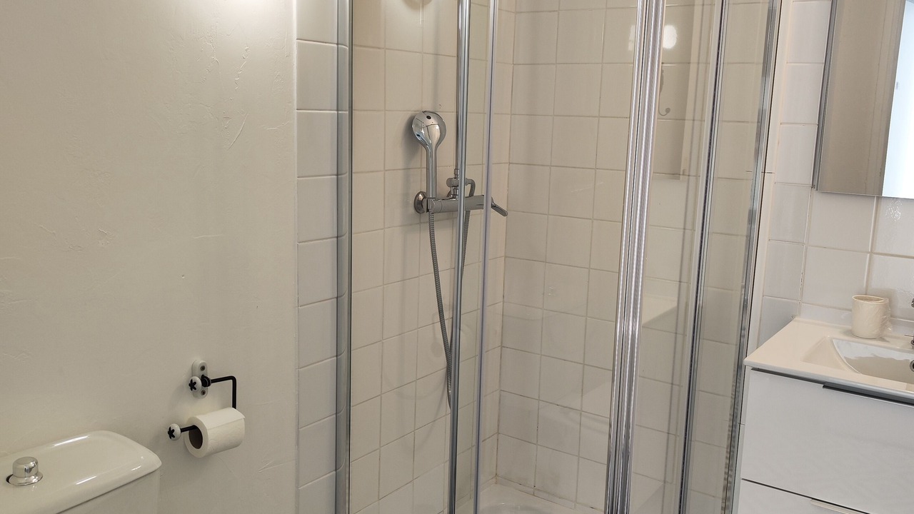 Photo of Bathroom in Beaumont-sur-Leze