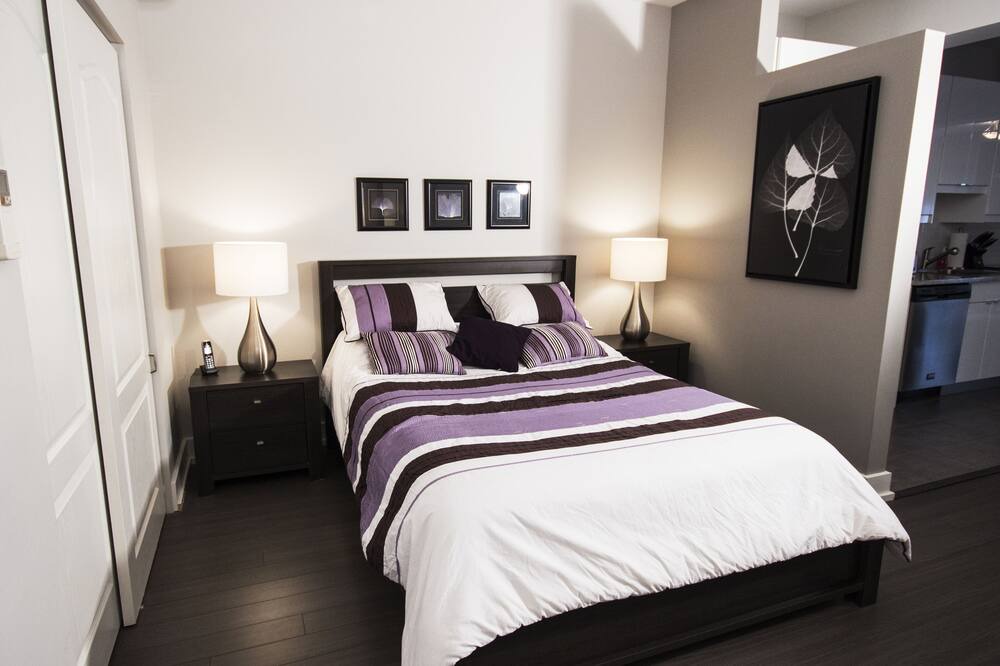 Photo of Bedroom in La Petite-Patrie