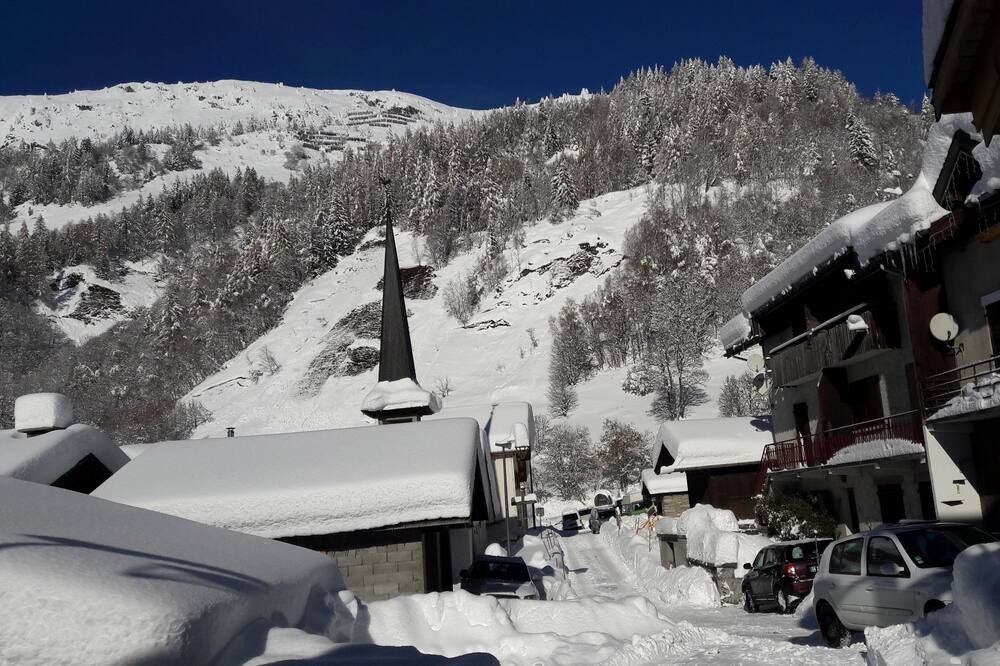Photo of Outdoor in Le Tour