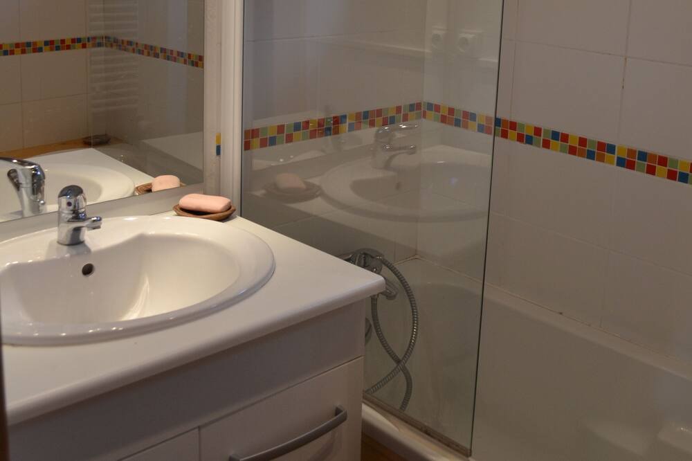 Photo of Bathroom in Le Tour