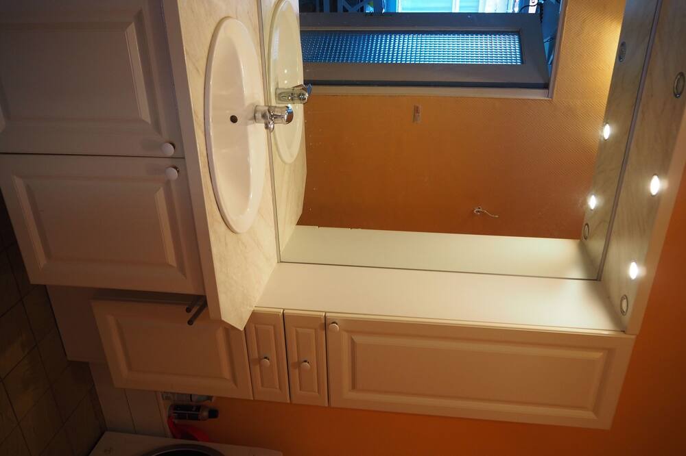 Photo of Bathroom in Angres