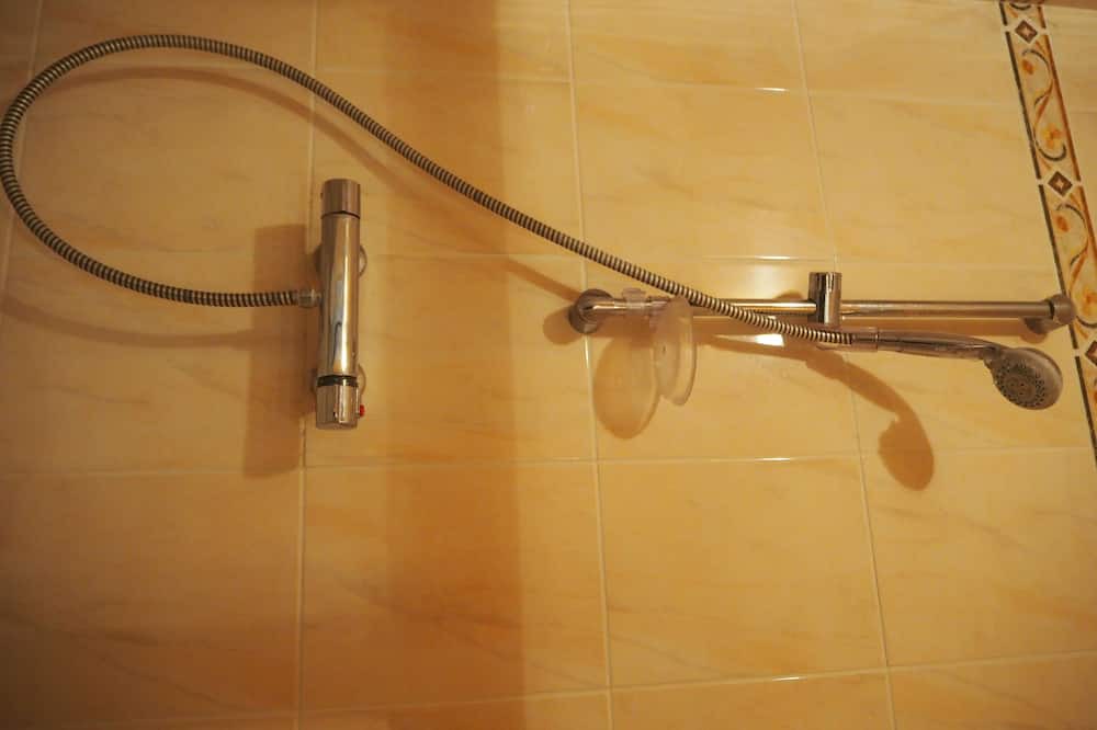 Photo of Bathroom in Angres