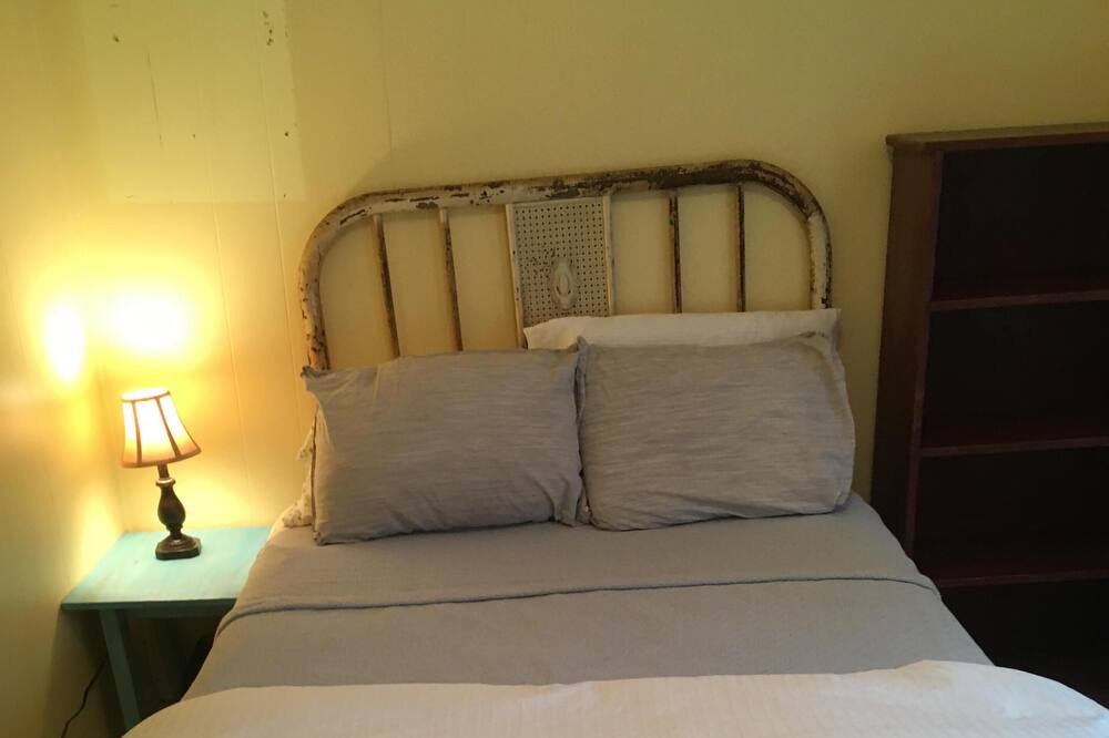 Photo of Bedroom in Swan Lake