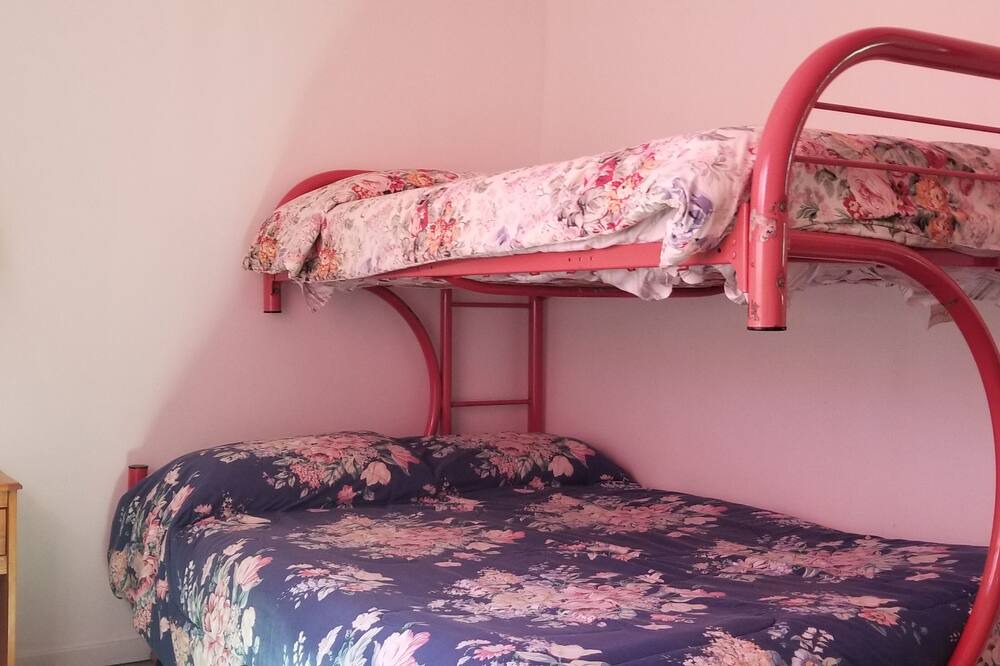 Photo of Bedroom in Edgetts Landing