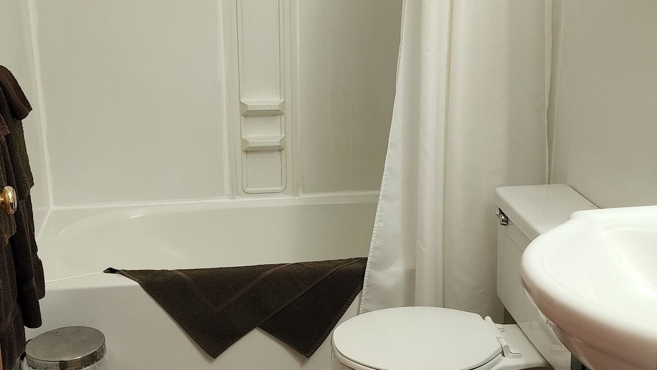 Photo of Bathroom in Edgetts Landing
