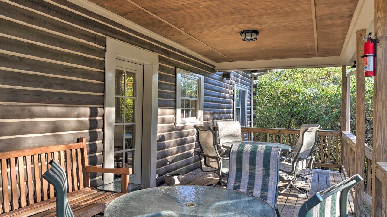Photo of Patio Balcony in Groveoak