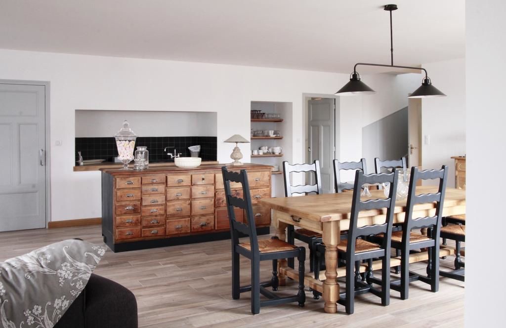 Photo of Others in Plestan