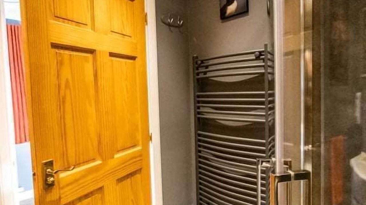 Photo of Bathroom in Gills