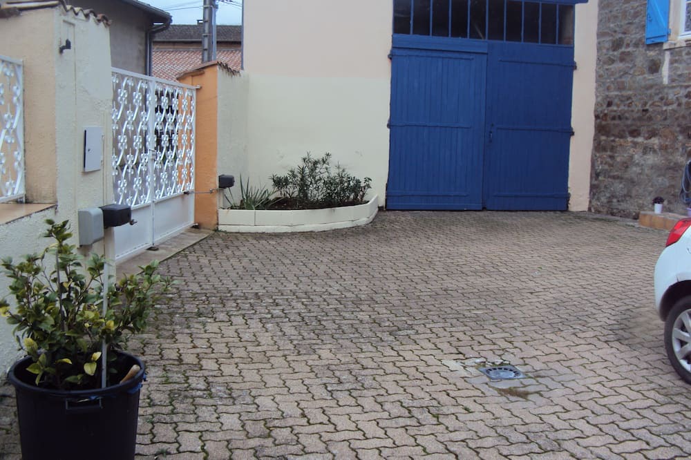 Photo of Others in Le Perreon