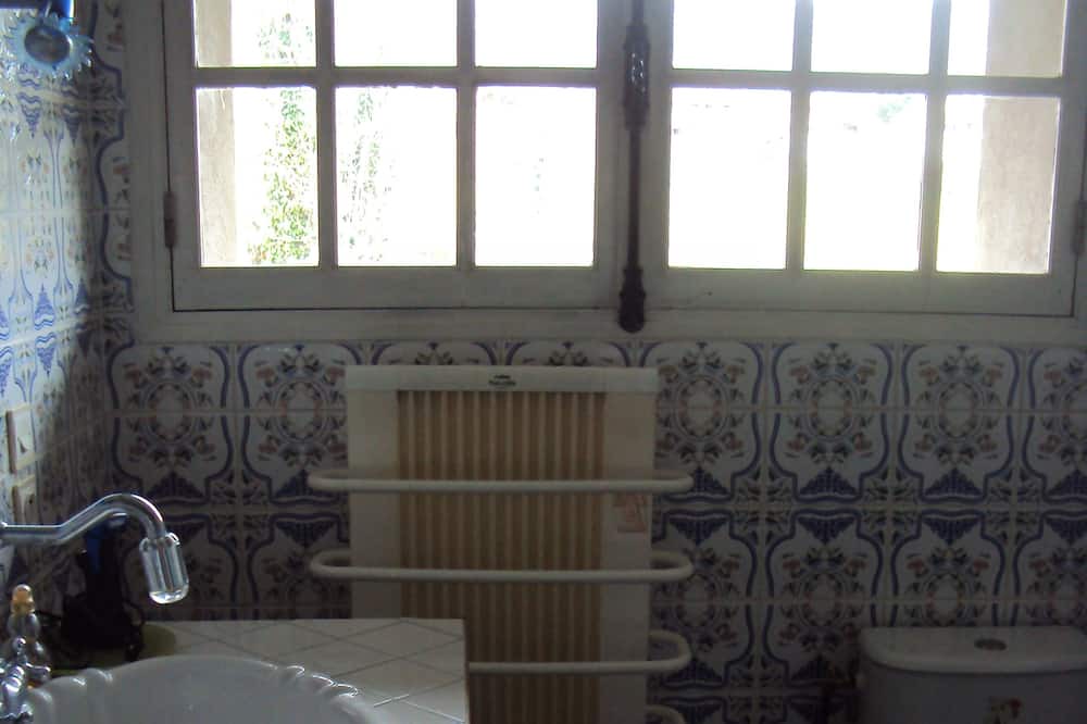 Photo of Bathroom in Le Perreon