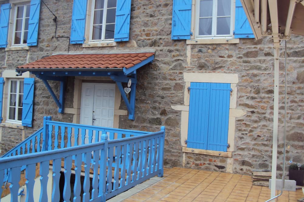 Photo of Outdoor in Le Perreon