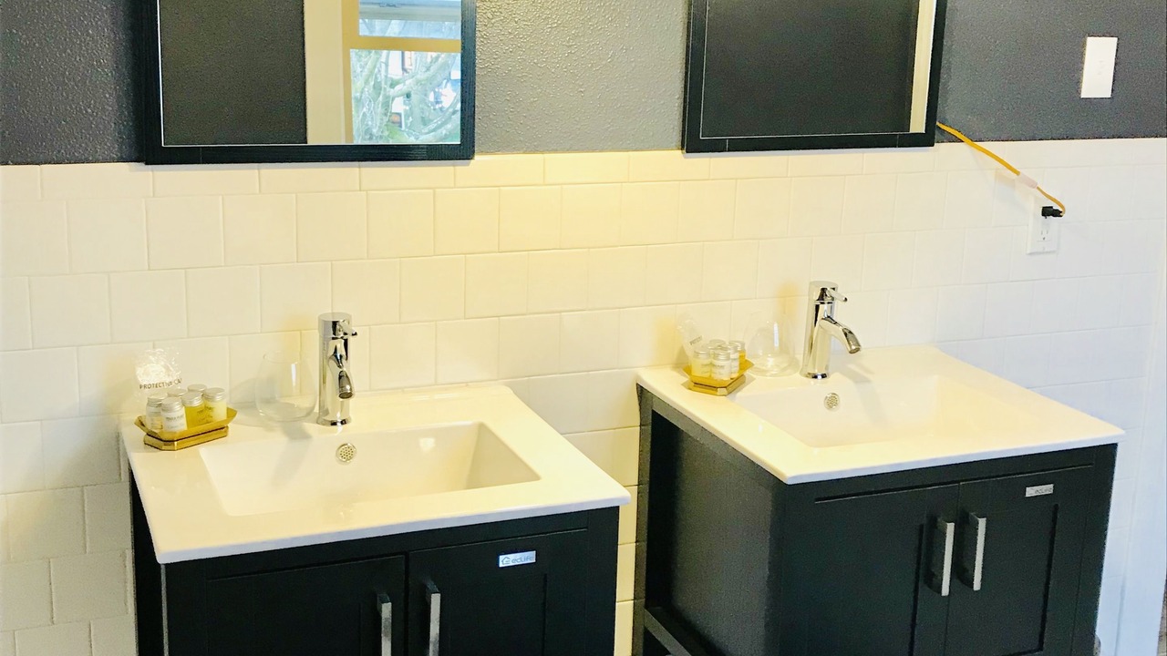 Photo of Bathroom in Squire Park