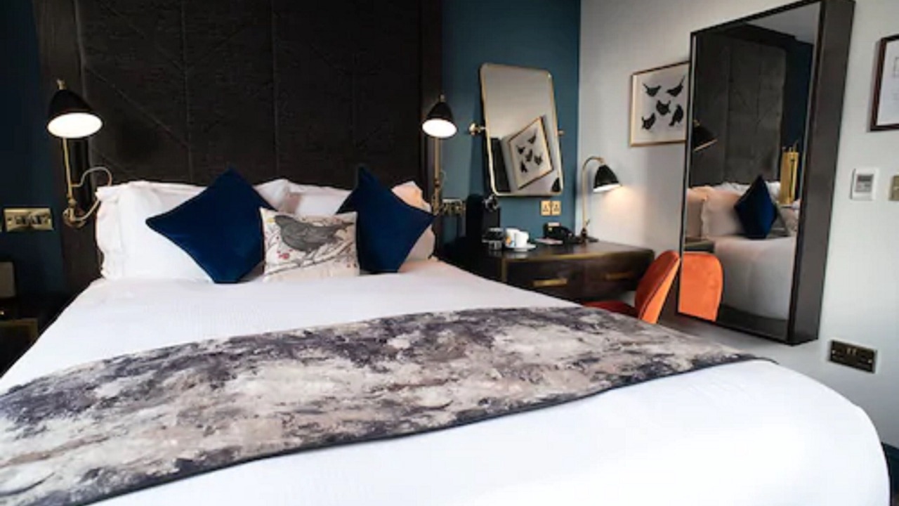 Photo of Bedroom in Earl's Court