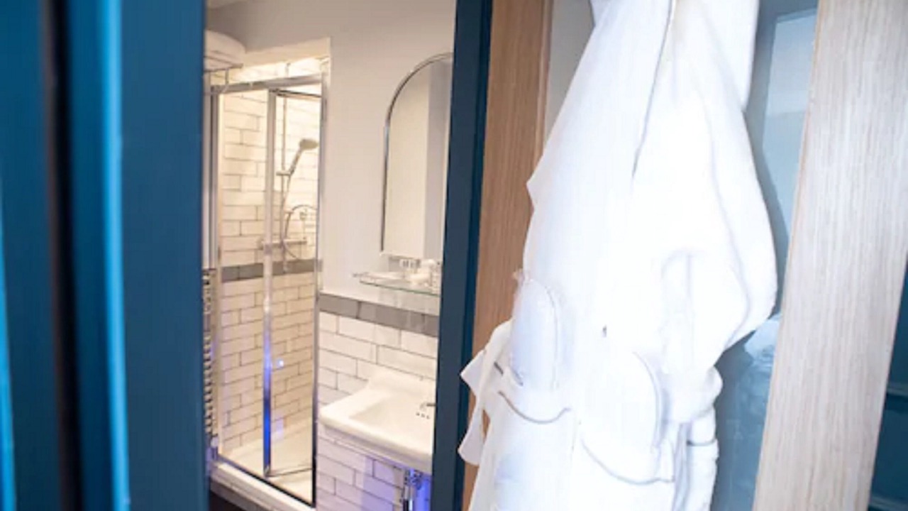 Photo of Bathroom in Earl's Court