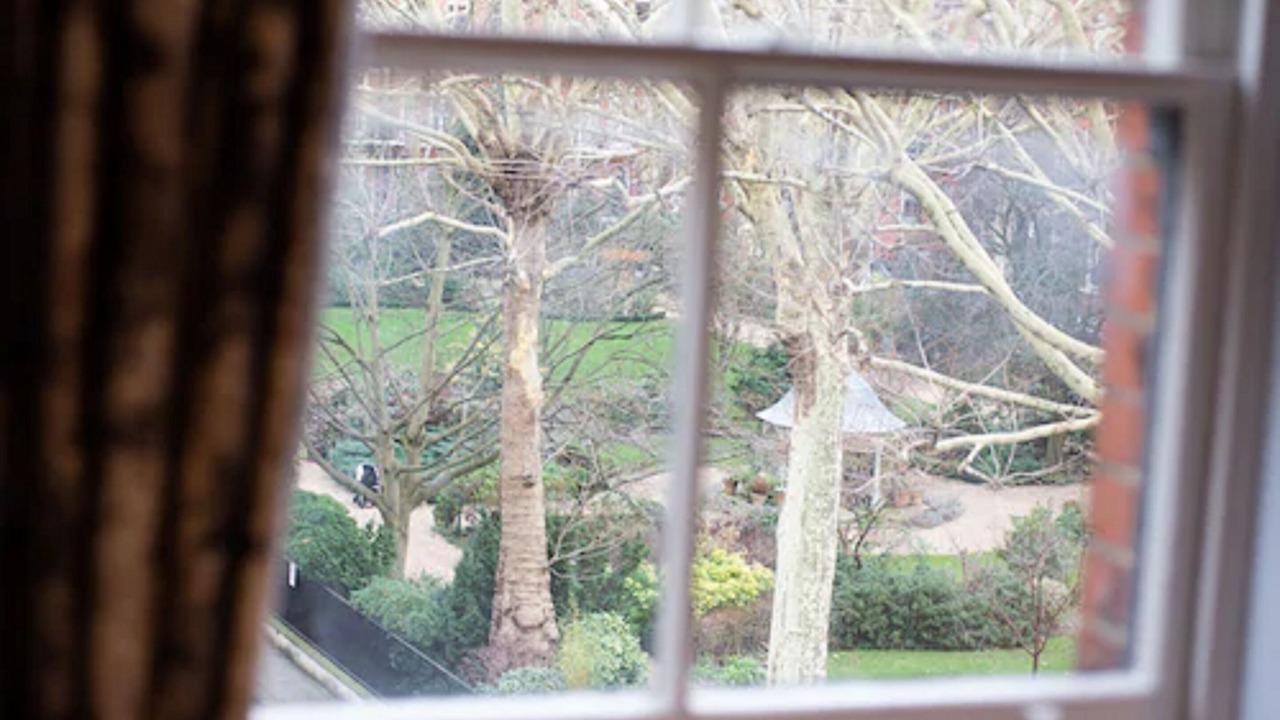 Photo of Bedroom in Earl's Court