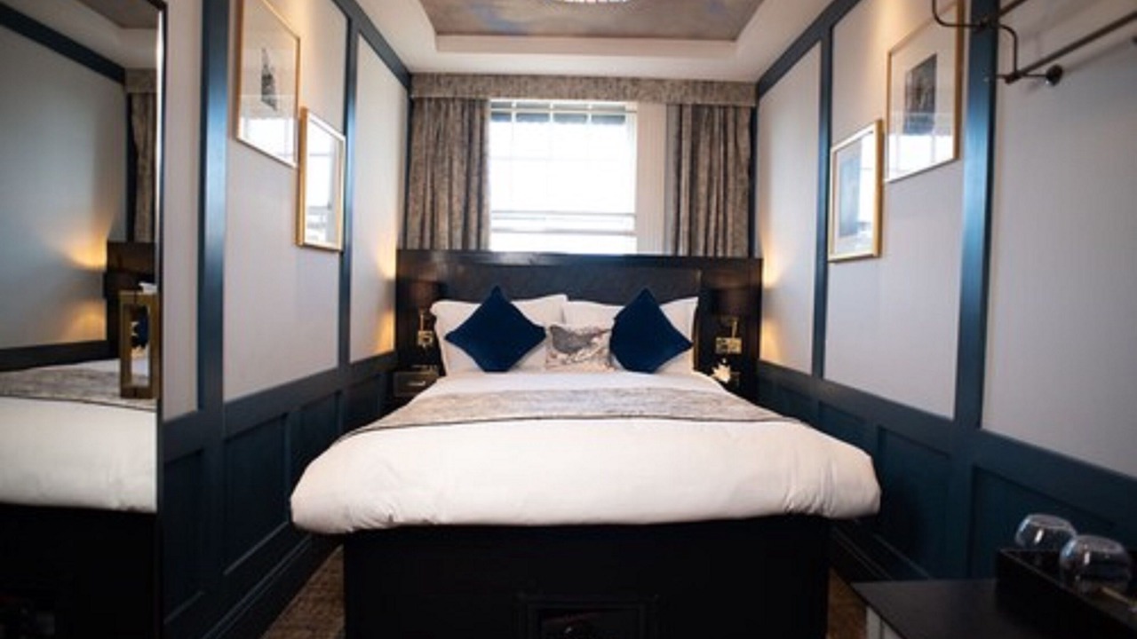 Photo of Bedroom in Earl's Court