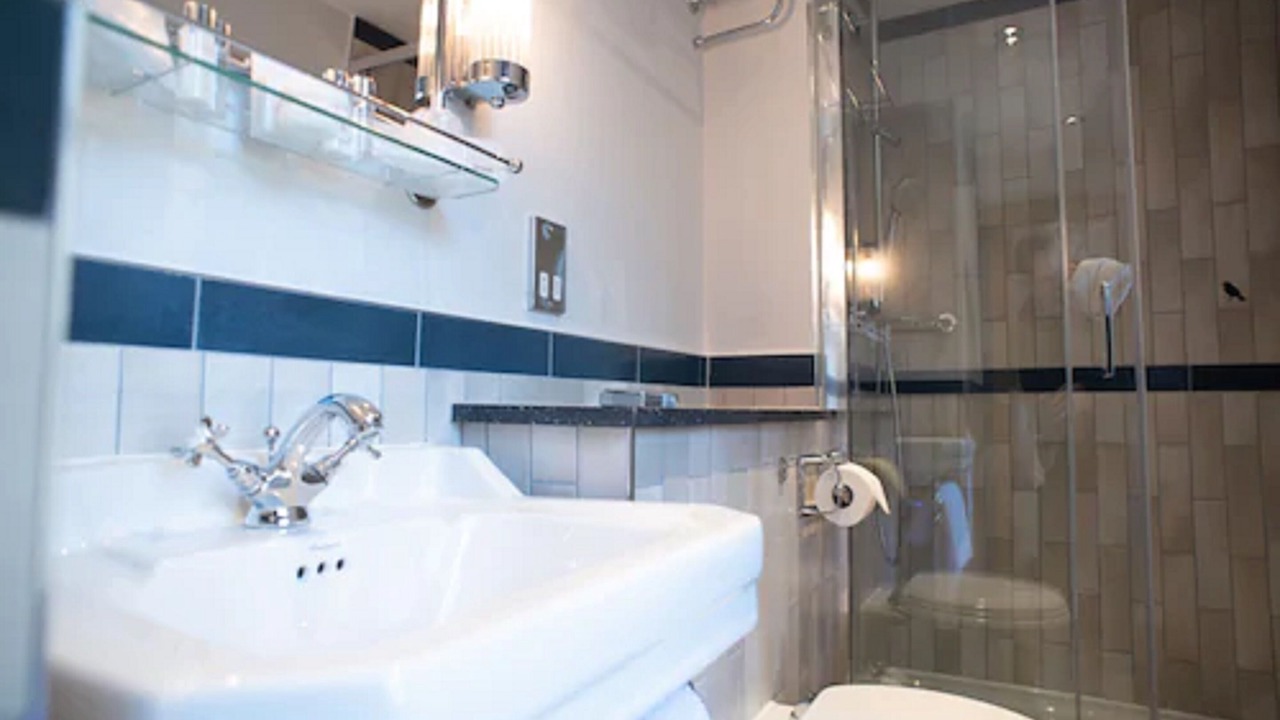 Photo of Bathroom in Earl's Court