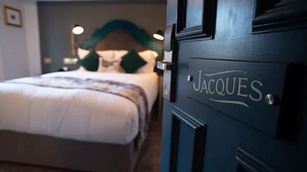 Photo of Bedroom in Earl's Court