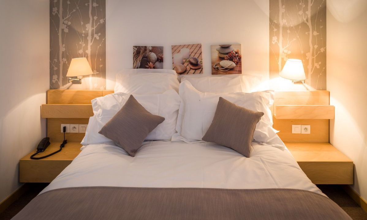 Photo of Bedroom in Distre