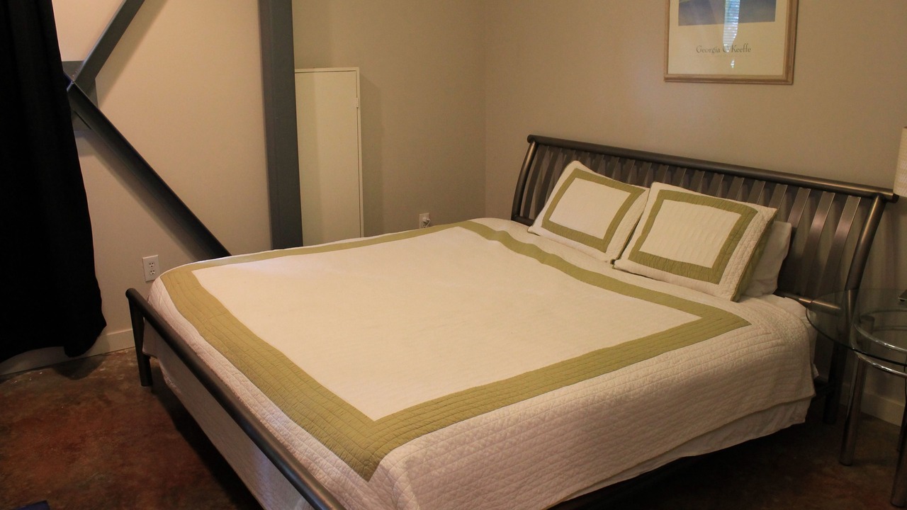 Photo of Bedroom in Neartown