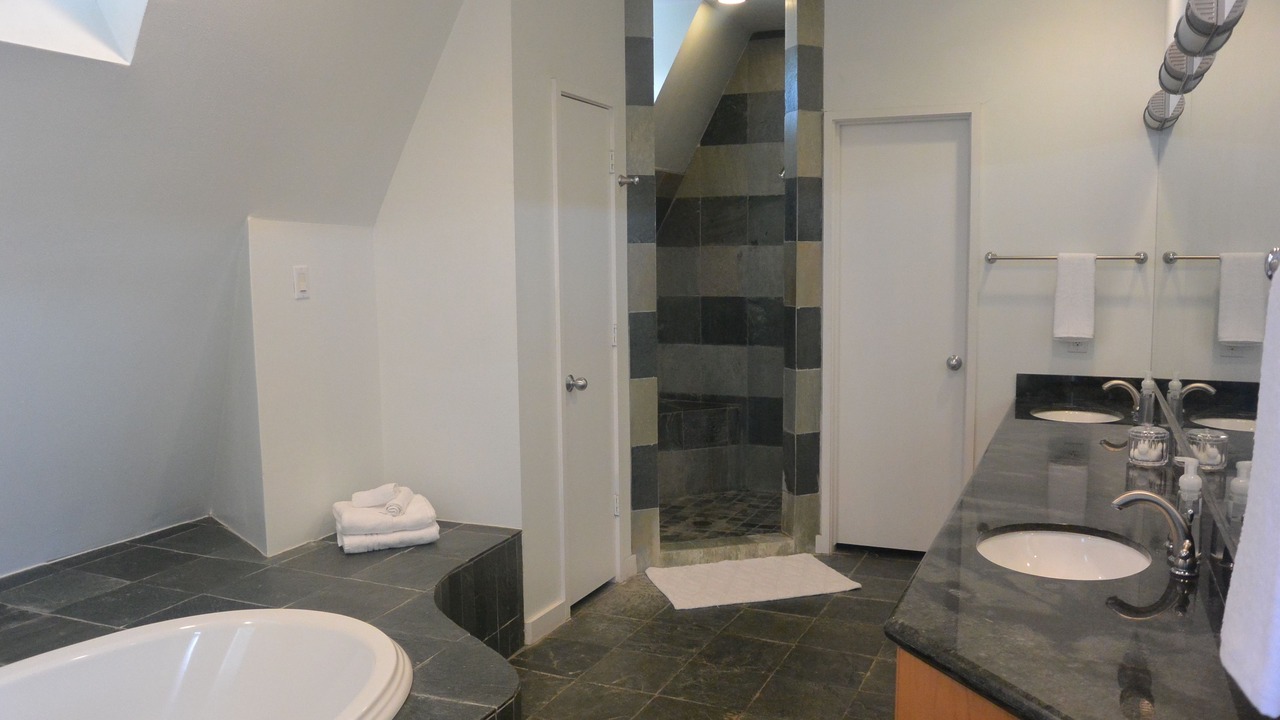 Photo of Bathroom in Neartown