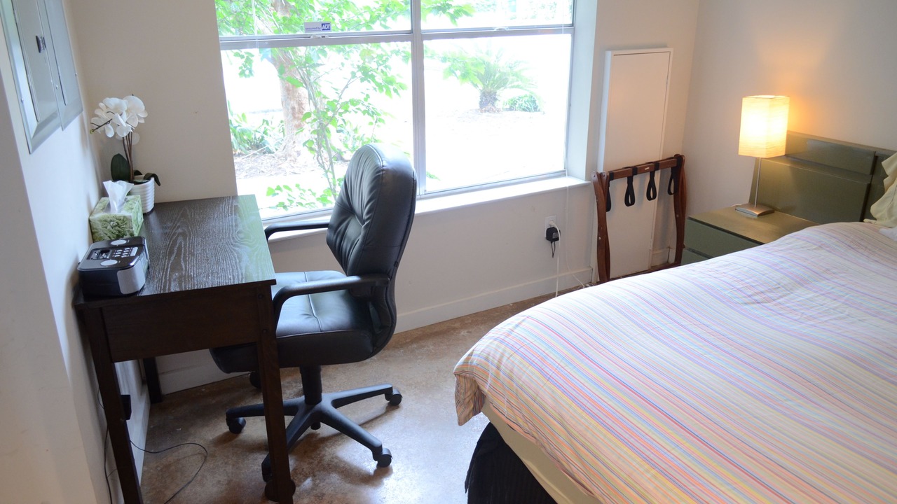 Photo of Bedroom in Neartown