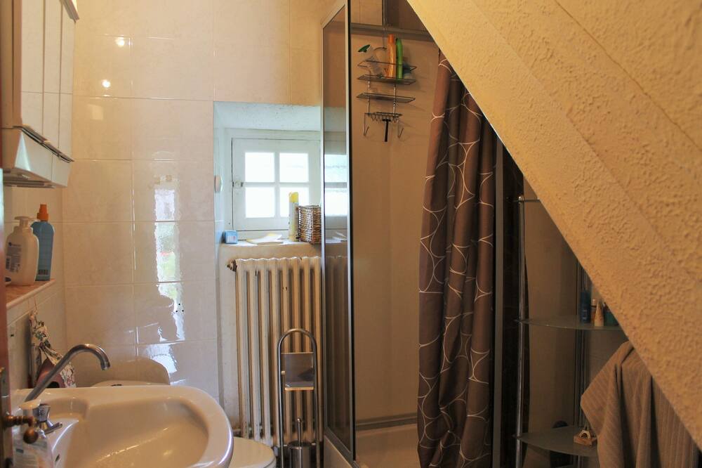 Photo of Bathroom in Ceaux-d'Allegre
