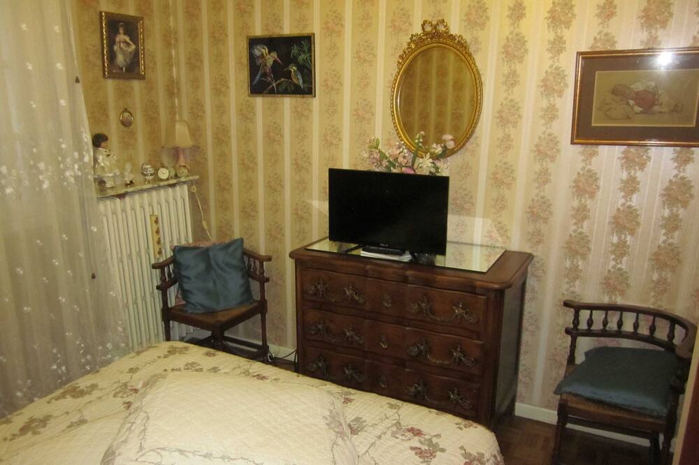 Photo of Bedroom in Soues