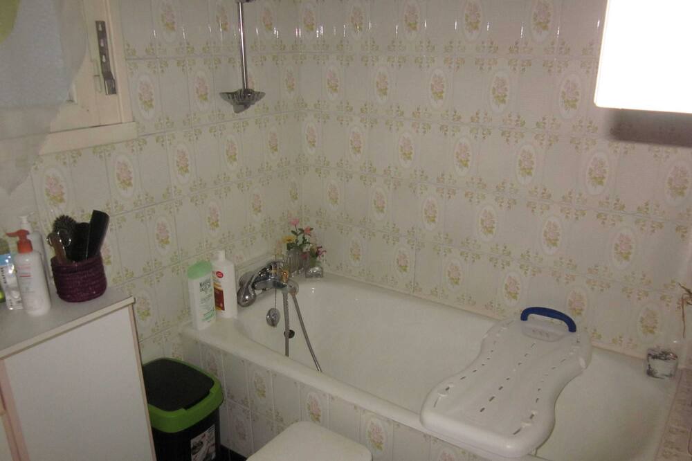 Photo of Bathroom in Soues