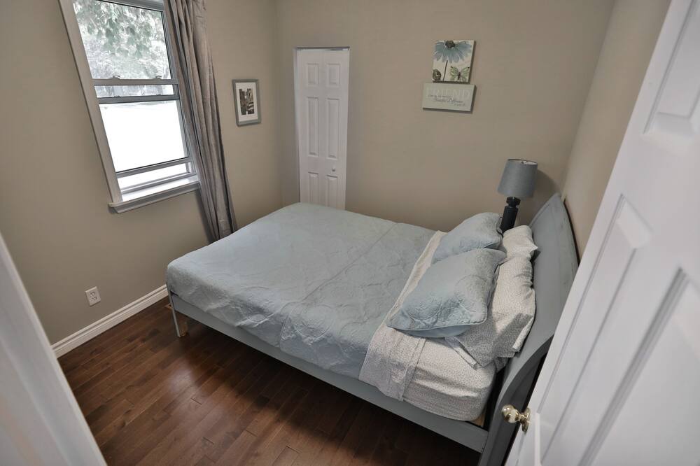 Photo of Bedroom in Hamilton