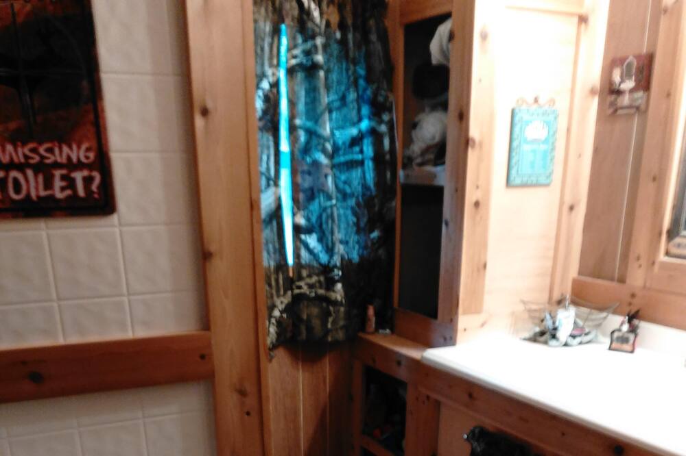 Photo of Bathroom in Zavalla