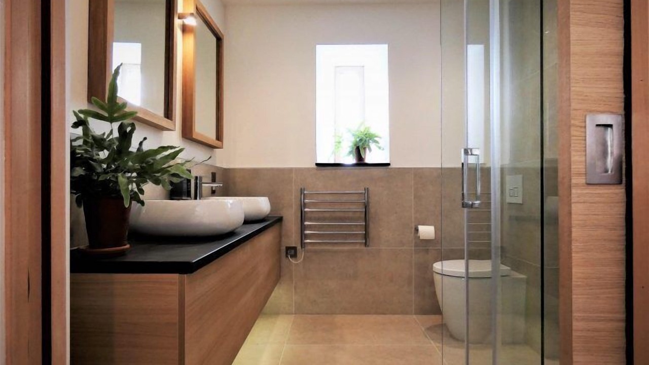 Photo of Others in Bay Horse