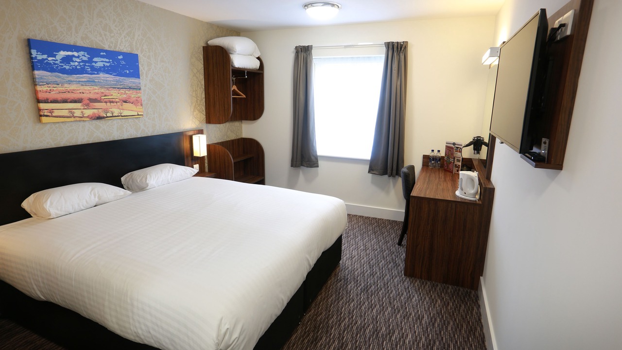 Photo of Bedroom in Saint Asaph