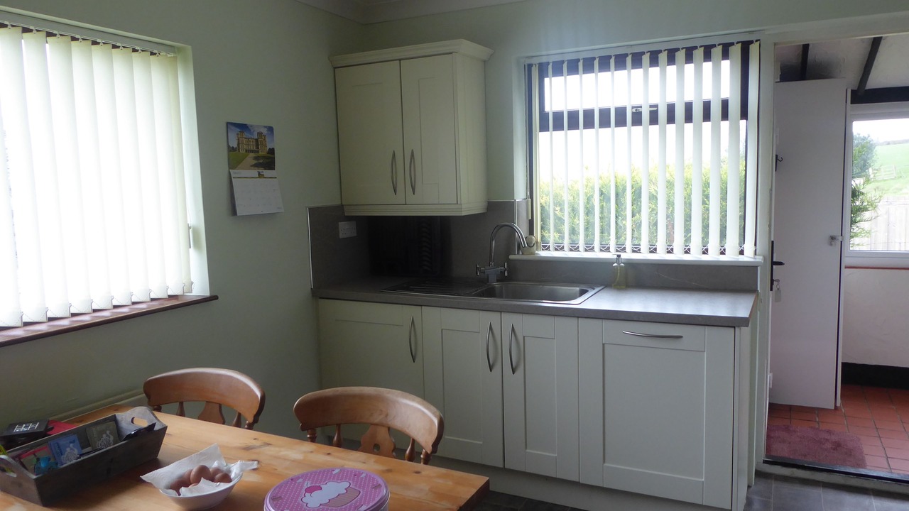 Photo of Kitchen in Fence