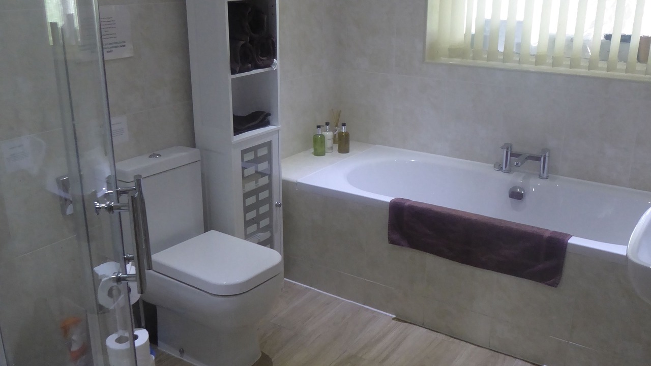 Photo of Bathroom in Fence